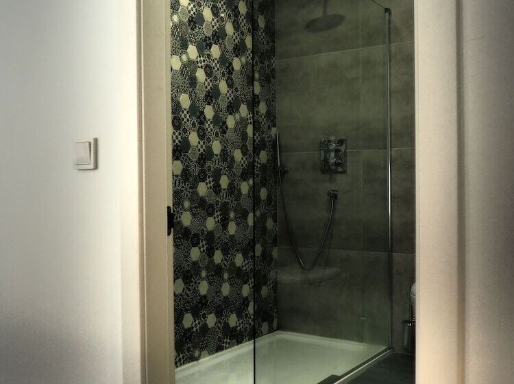 هتل Adelphi Boutique