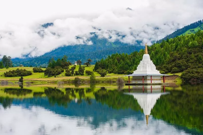 ホテル Artel Poly Linzhi