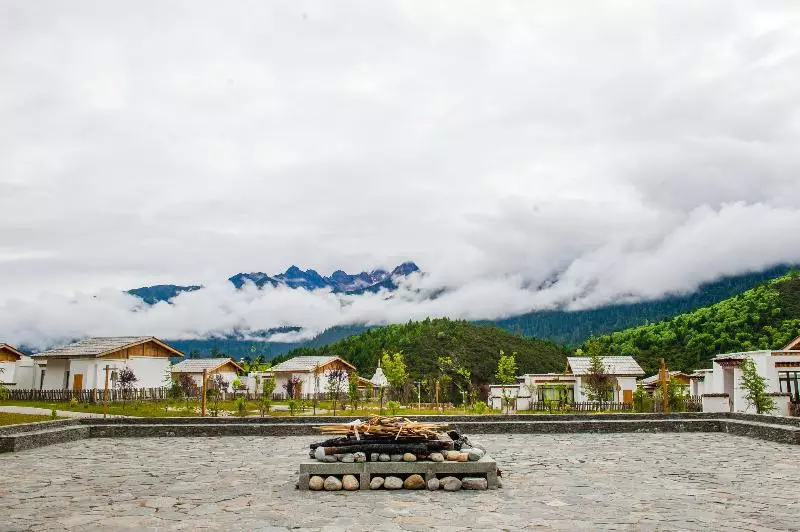 ホテル Artel Poly Linzhi