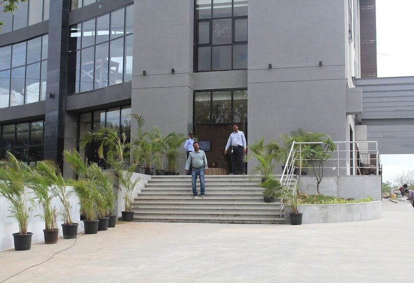 Grand Tamanna Hotel Hinjawadi Pune