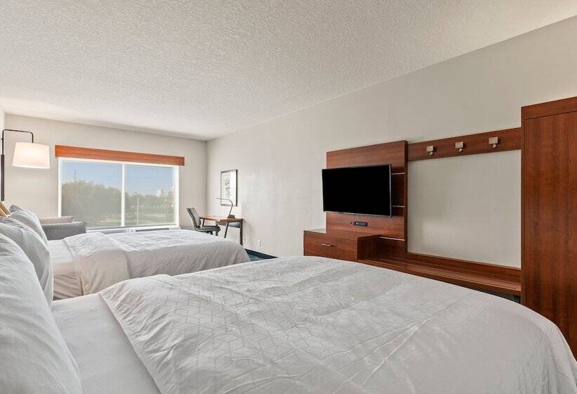 فندق Holiday Inn Express & Suites Orlando Lake Buena Vista, An Ihg