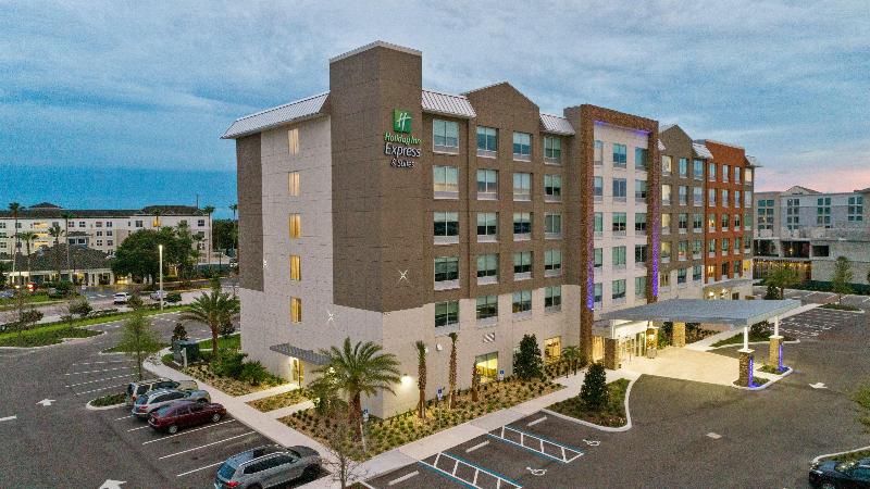 فندق Holiday Inn Express & Suites Orlando Lake Buena Vista, An Ihg
