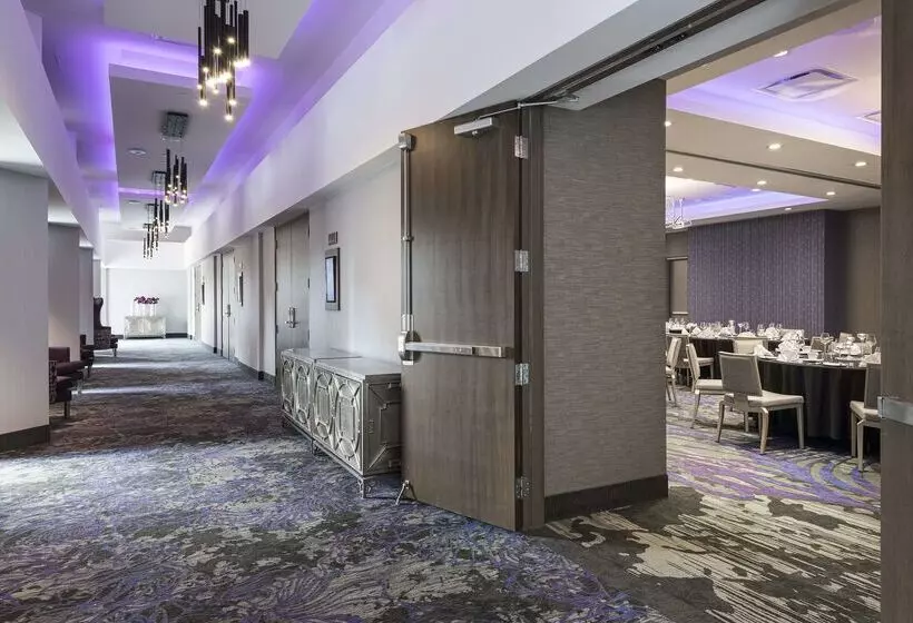 ホテル Homewood Suites By Hilton Ottawa Downtown