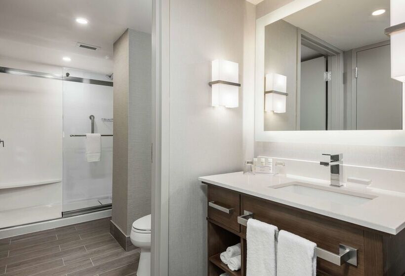 فندق Homewood Suites By Hilton Ottawa Downtown