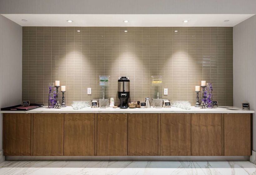 فندق Homewood Suites By Hilton Ottawa Downtown