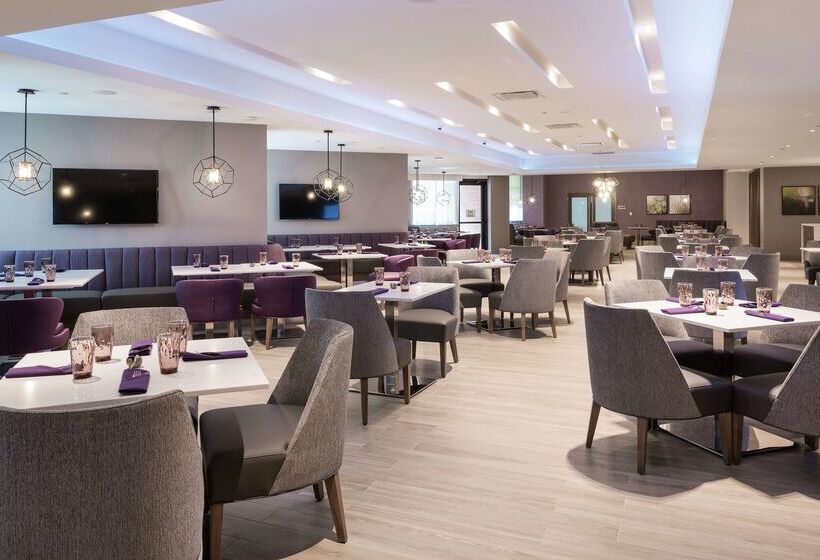 فندق Homewood Suites By Hilton Ottawa Downtown