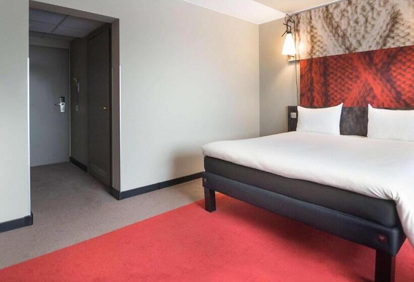 酒店 Ibis Poznan Centrum