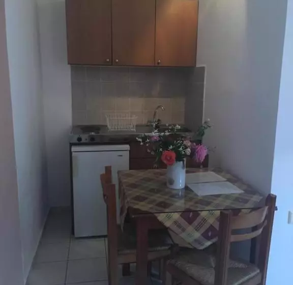 Hotel Litsa Efi