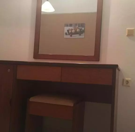 Hotel Litsa Efi