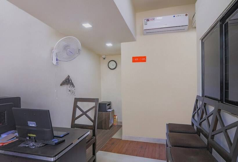 ホテル Oyo 1153 The Sky