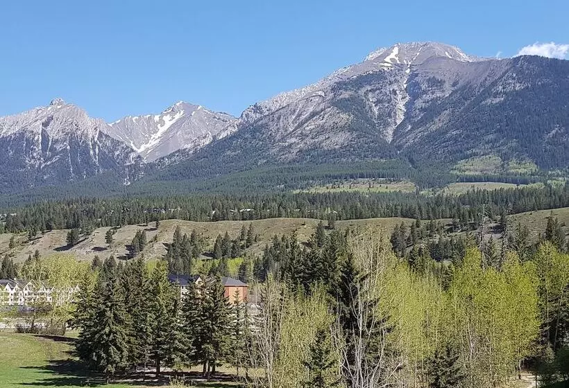Hotelli Sunset Resorts Canmore And Spa
