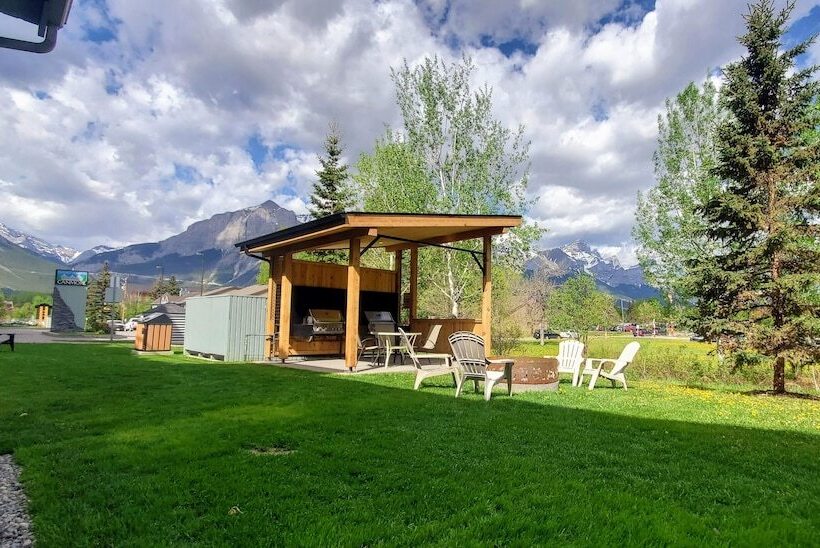 Szálloda Sunset Resorts Canmore And Spa