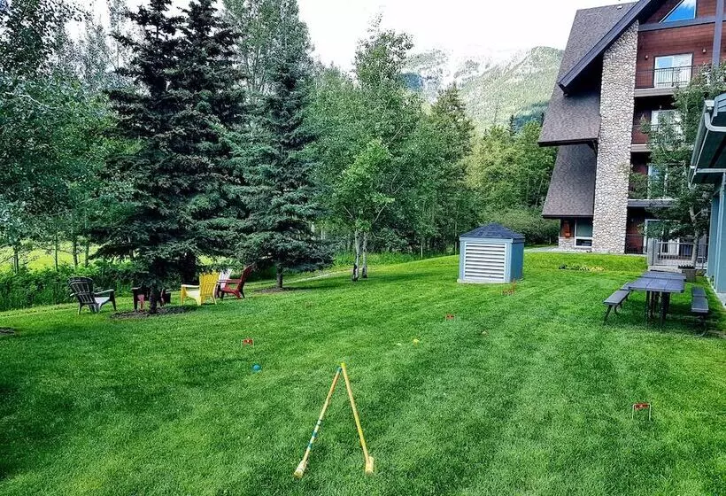 Hotelli Sunset Resorts Canmore And Spa