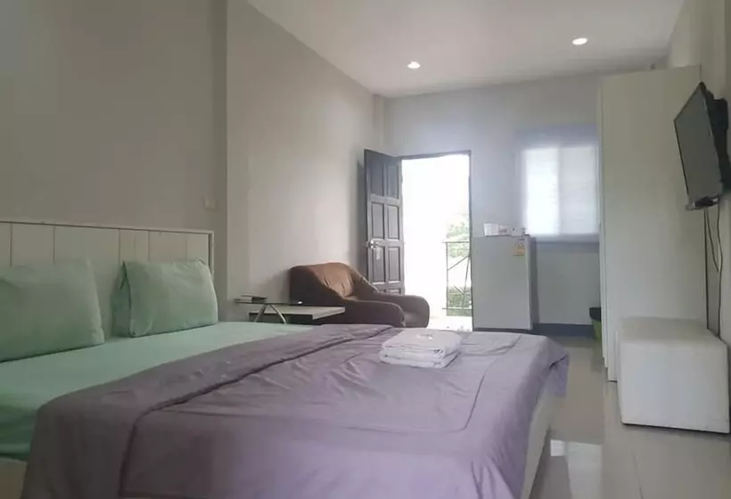Rayonghouse Resort