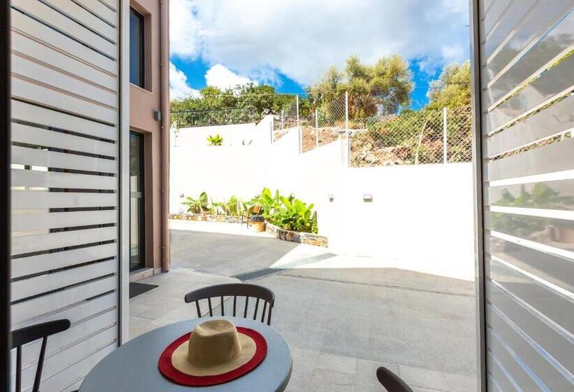 T Hotel Premium Suites