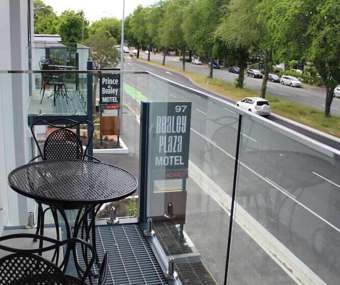 Bealey Plaza Motel