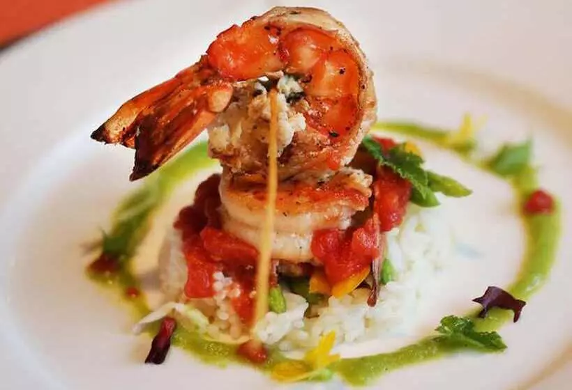 مسافرخانه Plumeria Maldives