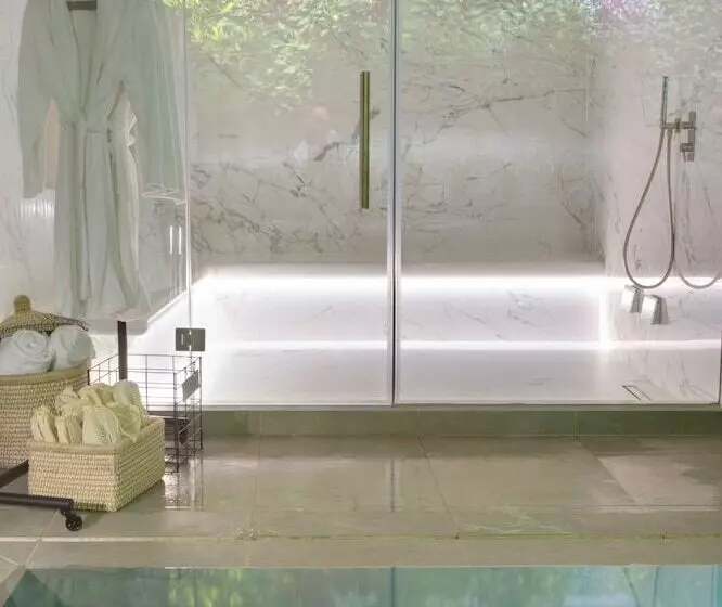 Hotelli Cocomat Athens Jumelle