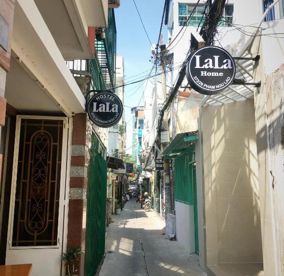 هتل Lala Hostel