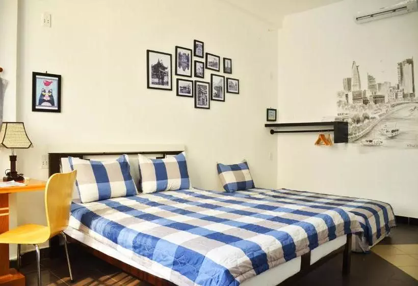 هتل Lala Hostel