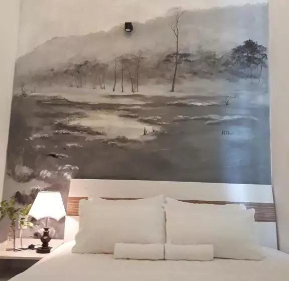 هتل Lala Hostel