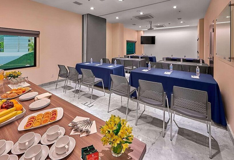 Radisson Hotel Monterrey San Jeronimo