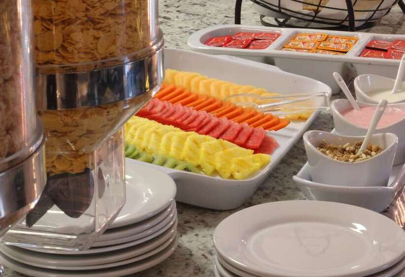 Radisson Hotel Monterrey San Jeronimo