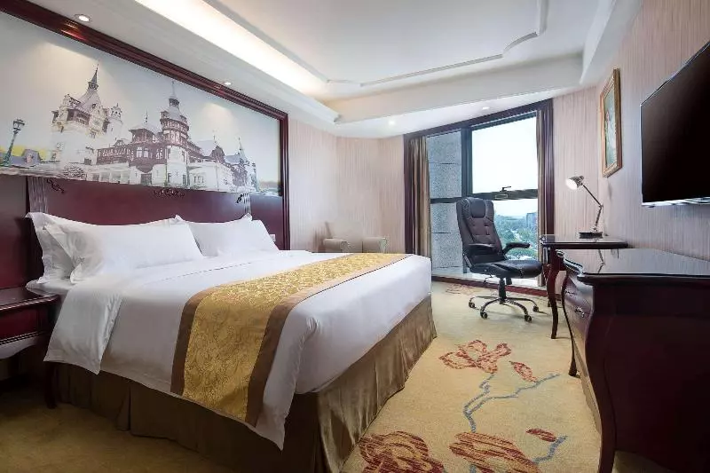 هتل Ramada Encore By Wyndham Shanghai South