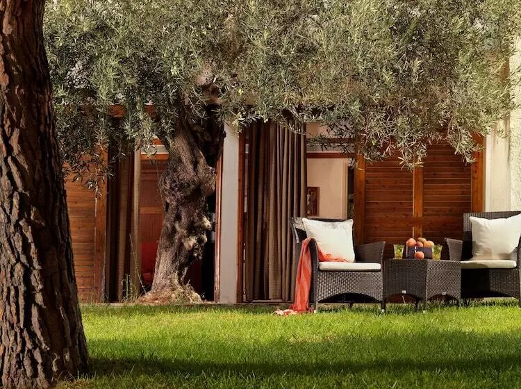 Hotelli Ramada Loutraki Poseidon Resort