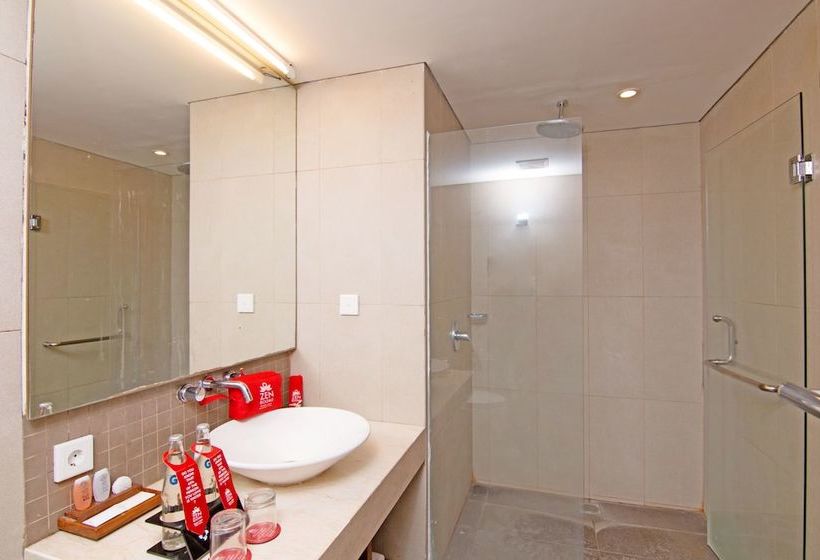 בית מלון כפרי Zen Rooms Kuta Sunset Road