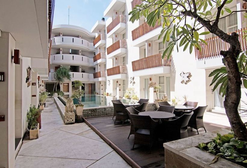 בית מלון כפרי Zen Rooms Kuta Sunset Road