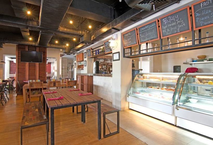 בית מלון כפרי Zen Rooms Kuta Sunset Road