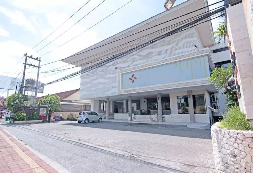 ホテル Zen Rooms Kuta Sunset Road