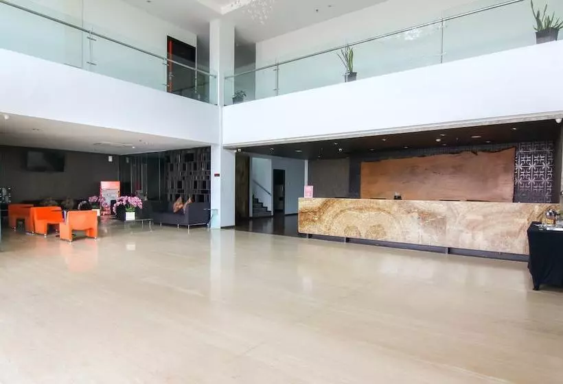 هتل Zenrooms Cengkareng