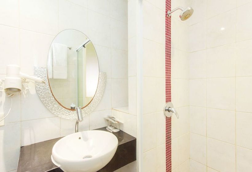 בית מלון כפרי Zenrooms Cengkareng