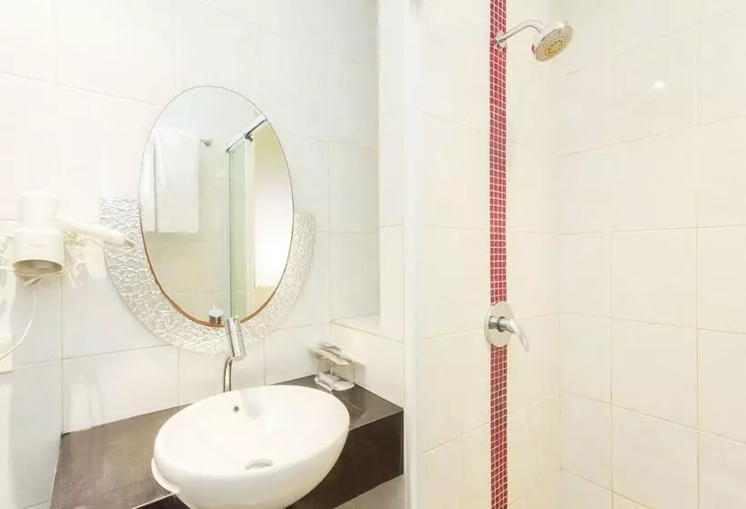 هتل Zenrooms Cengkareng
