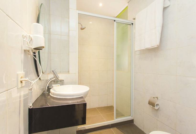 בית מלון כפרי Zenrooms Cengkareng