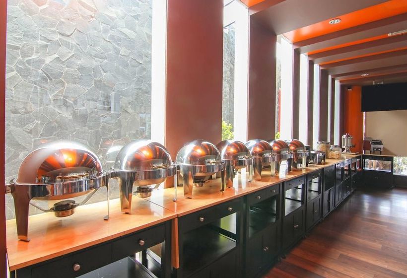 בית מלון כפרי Zenrooms Cengkareng