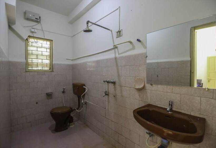 Oyo Home 10791 Elegant Studio