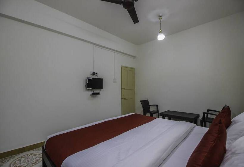 Oyo Home 10791 Elegant Studio