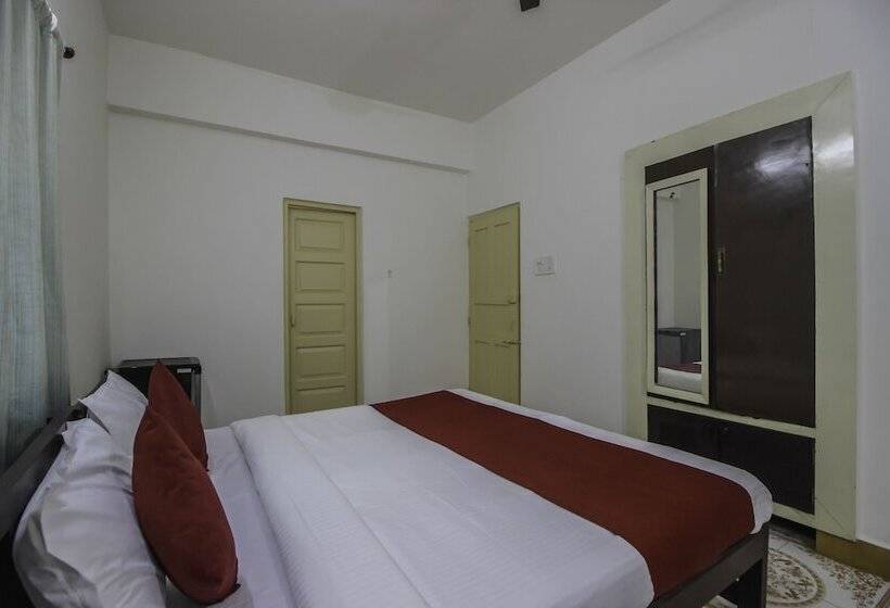 Oyo Home 10791 Elegant Studio