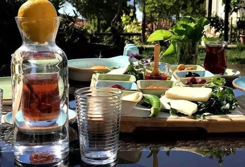 Cunda Limon Otel