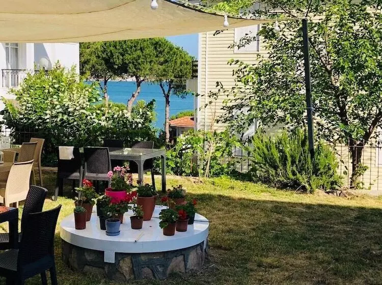 Cunda Limon Otel