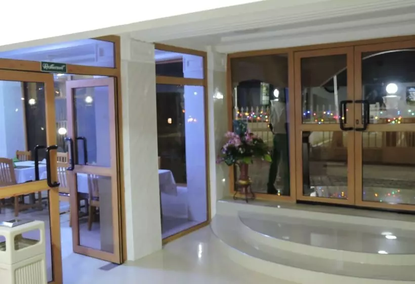 Hotelli All Seasons