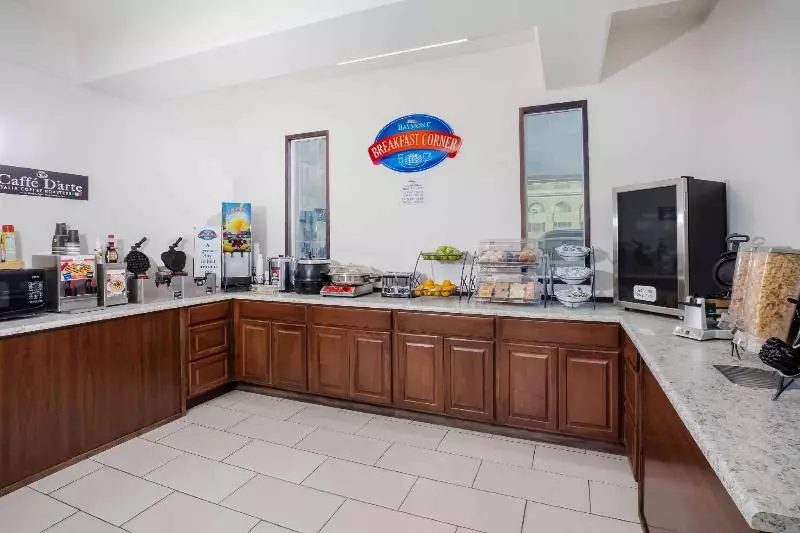 Hotelli Baymont By Wyndham Spokane