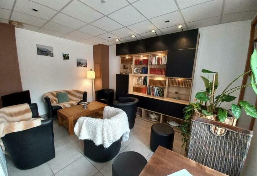 Отель Sarl Du Parc Hôtel Les Tremplins