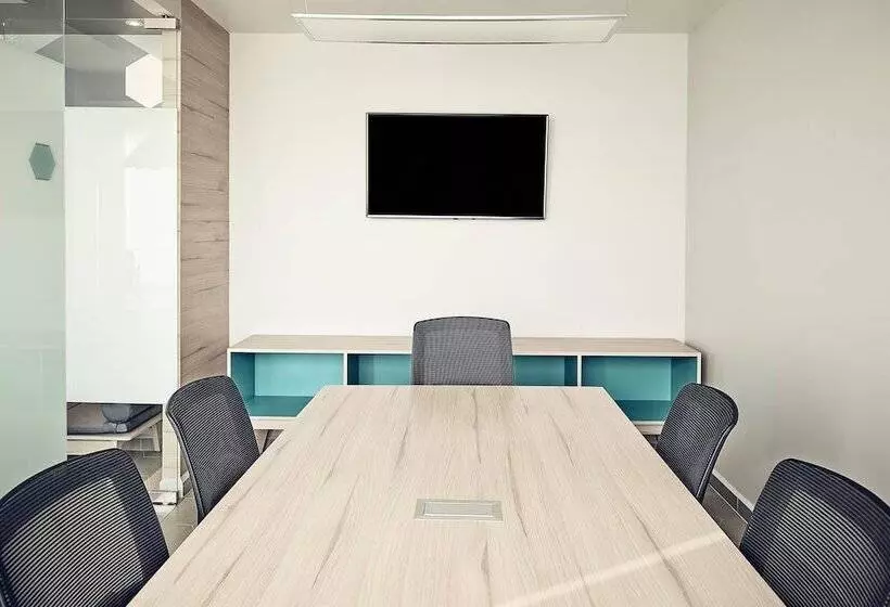 ホテル One Tijuana Otay