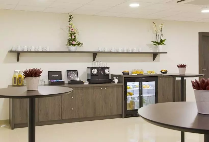 B&b Hotel Strasbourg Nord Schiltigheim Lac 4 étoiles