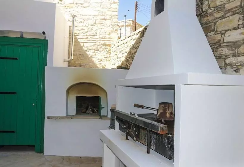 ホテル To Konatzi Tis Marikas Tzai Tou Yianni