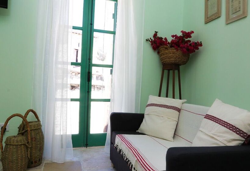 Отель To Konatzi Tis Marikas Tzai Tou Yianni